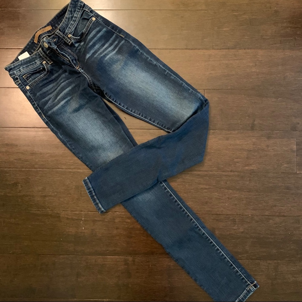 Joe’s Jeans. Dark wash skinny jeans size 25